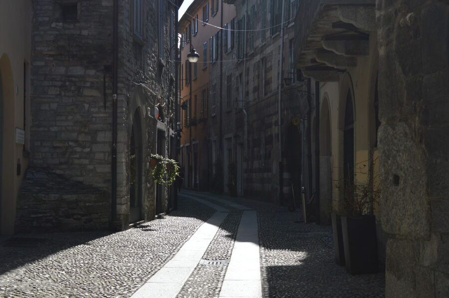 Como: Private Walking Tour - What the private format adds