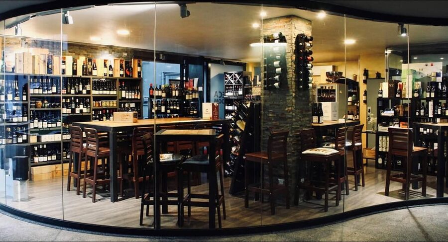 Como: Wine Tasting Experience with Cheese and Cold Cuts - What the sommelier adds to each glass