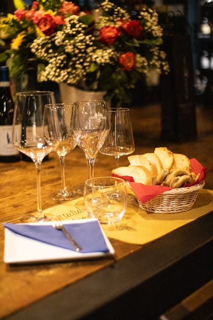 Como: Wine Tasting Experience with Cheese and Cold Cuts - Cured meats, cheeses, and a vegetarian alternative