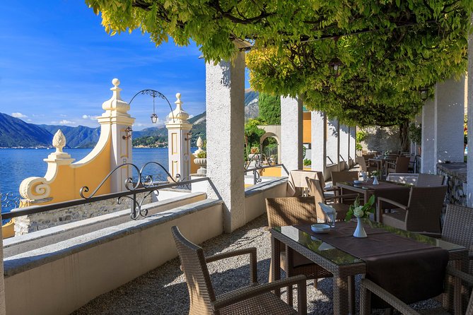 Cruise and Dinner on Lake Como from Varenna - The villas and bays seen from the boat