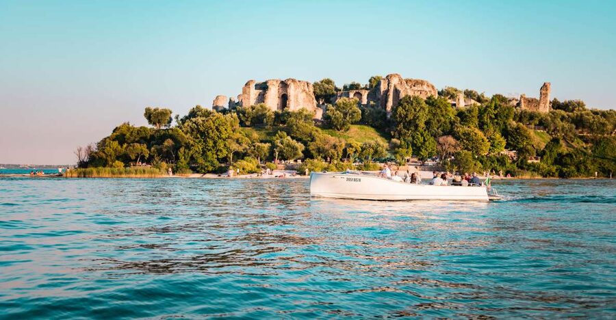 Desenzano del Garda: Sunset Boat Trip at Sunset with Drink - Key points to know before booking