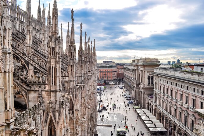 Discover Milan's Marvels: Last Supper, Duomo & Secret Gems Tour - Via Spadari and Piazza Mercanti reveal an older Milan