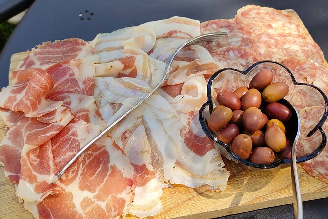 E-Bike Tour and wine tasting in Lazise Countryside - Who will enjoy this afternoon most