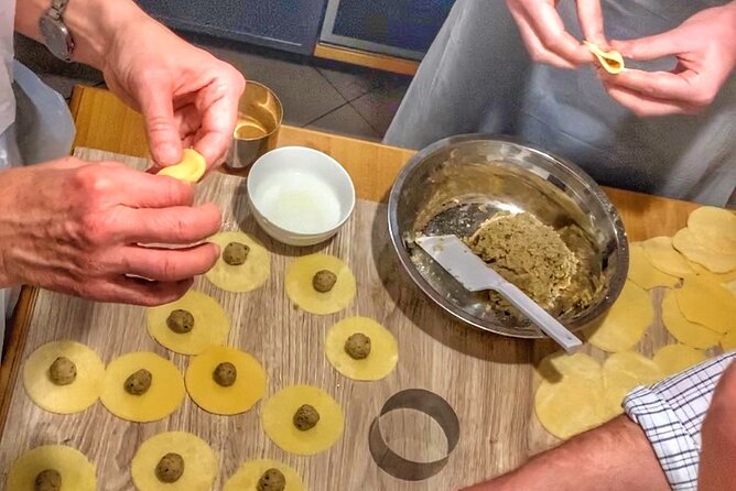 Eat like a local - Who will enjoy this most