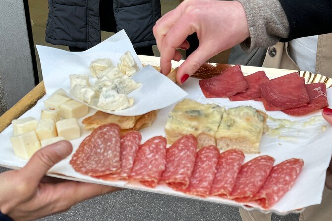 Eating Milan Street Food Tour with Guided Tasting and Sightseeing - Key points at a glance
