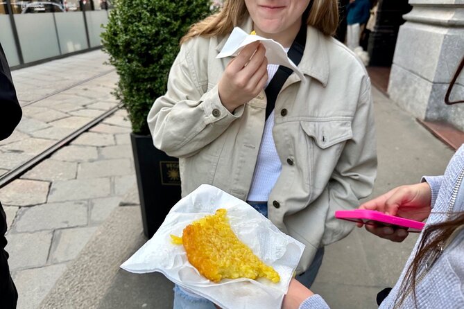 Eating Milan Street Food Tour with Guided Tasting and Sightseeing - Piazza del Duomo gives you the big Milan view