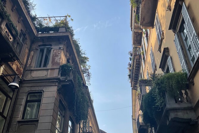 Explore History and Style with this Walking Tour in Milano - Snacks and gelato break up the browsing