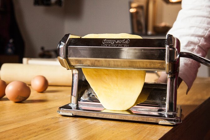 Fresh Homemade Pasta and Tiramisu Cooking Class in Milan - Making ricotta and spinach ravioli