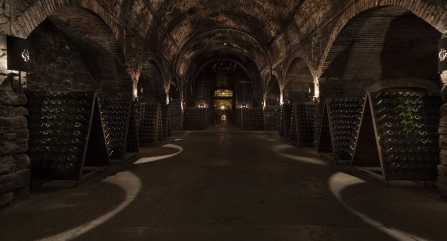 From Bergamo: Winery Tour in Franciacorta with Lunch - Why Franciacorta makes a good day trip from Bergamo