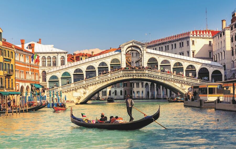 From Lake Garda: Full-day Group Tour of Venice - The long coach ride from Lake Garda