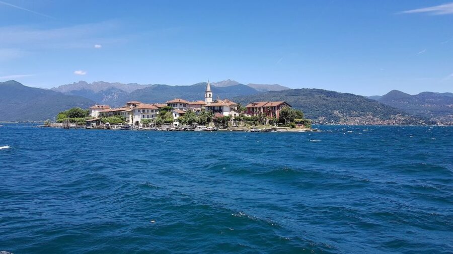 From Lake Maggiore: Private Boat Tour with Pickup/Drop-off - Setting a route from Stresa and the surrounding towns