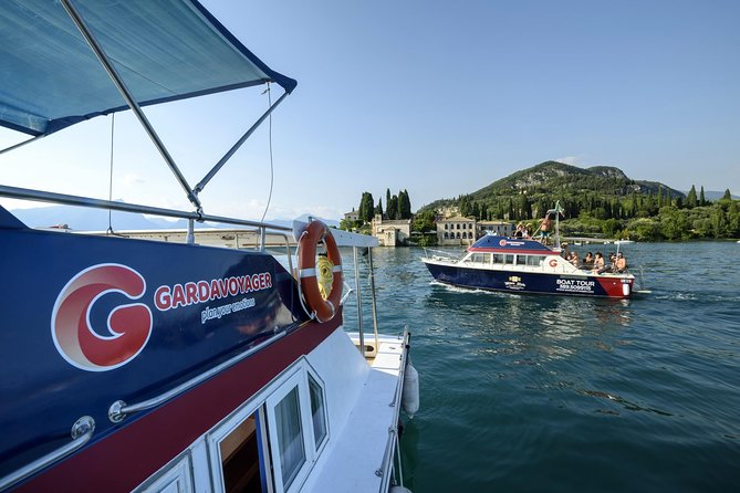 From Lazise: Southern Lake Garda cruise with lunch - Isola del Garda and San Biagio Island from the boat