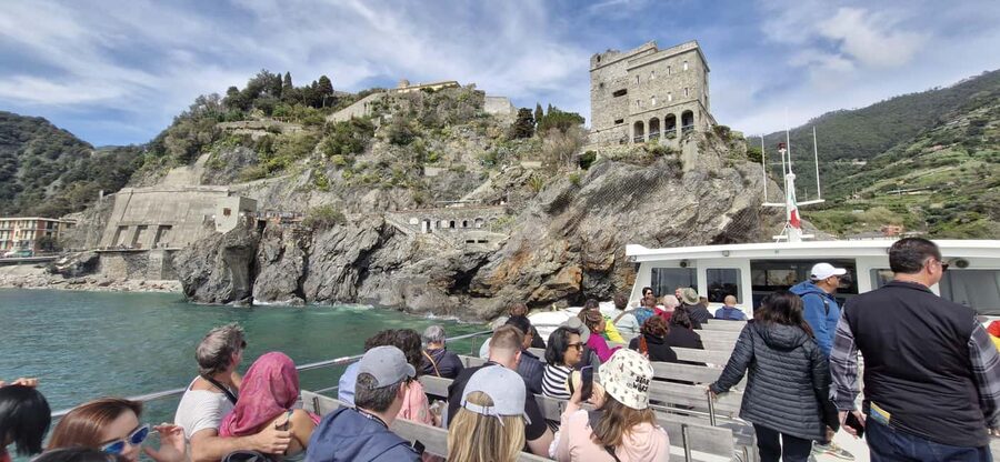 From Milan: Cinque Terre with Portovenere and Boat Cruise - Practical tips for getting more from the day