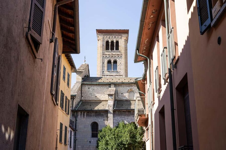 From Milan: Como & Bellagio Day Tour & Scenic Lake Cruise - The coach road to Bellagio