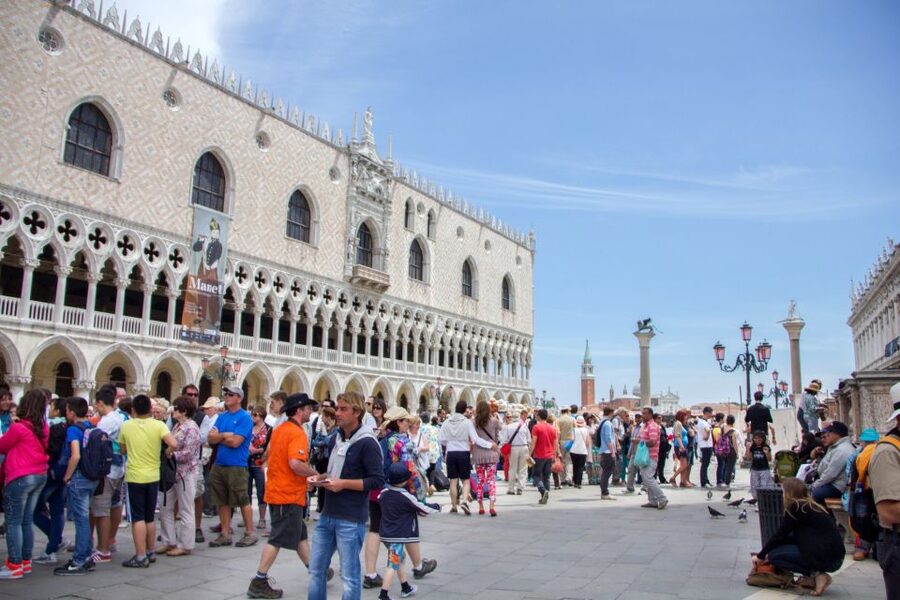 From Milan: Day Trip to Venice with Guided City Tour - Small details that improve the day