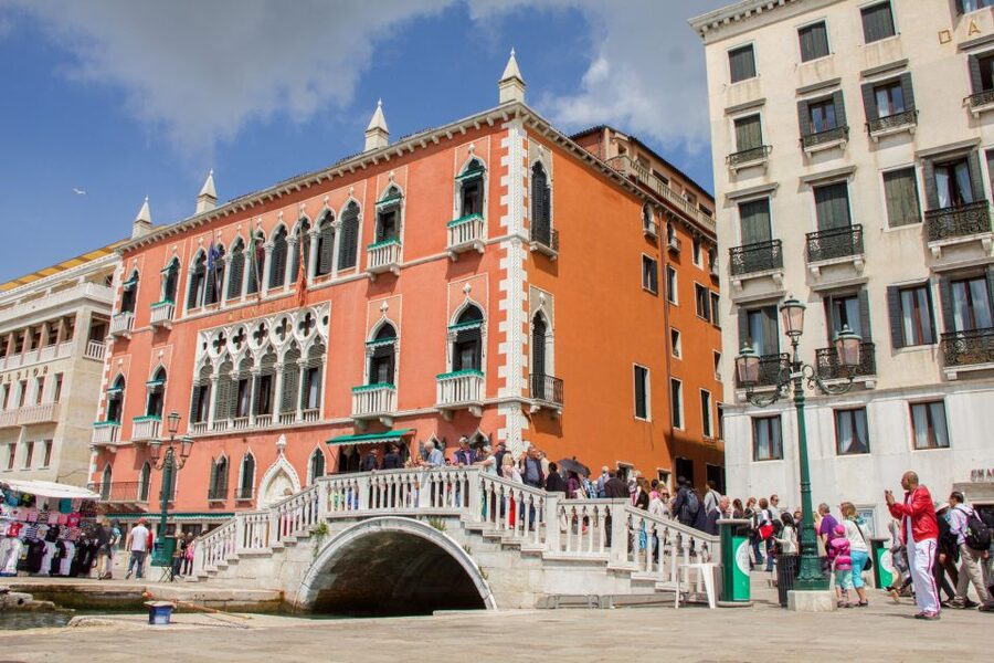 From Milan: Day Trip to Venice with Guided City Tour - Walking from St. Mark’s Square to the Doge’s Palace
