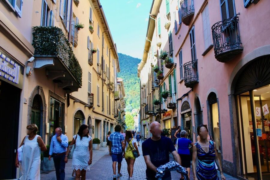 From Milan: Guided Tour of Como & Lake Como - Walking through a 2,000-year-old city