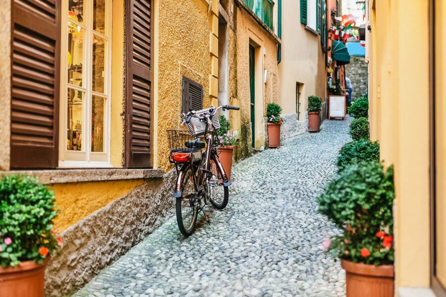 From Milan: Lake Como & Bellagio DayTour with Private Cruise - Varenna: cobblestones and quieter charm