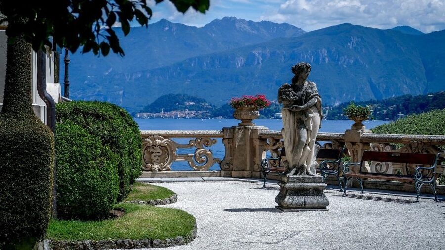 From Milan: Lake Como Day Trip Bellagio and Villa Carlotta - What the guide adds