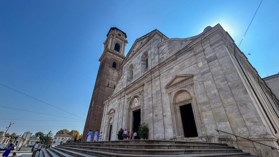 From Milan: Turin & Genoa Full Day Tour - Genoa in two hours: lanes, palaces, and the sea