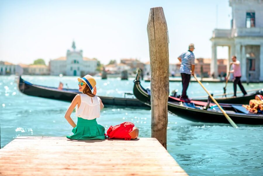From Milan: Venice and Verona Full-Day Tour by Train - Verona first: Juliet, the Adige, and Castelvecchio