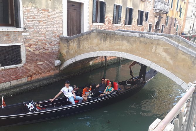 From Milan: Venice Full-Day Guided Tour With Boat Ride - Rialto Bridge and the Bridge of Sighs