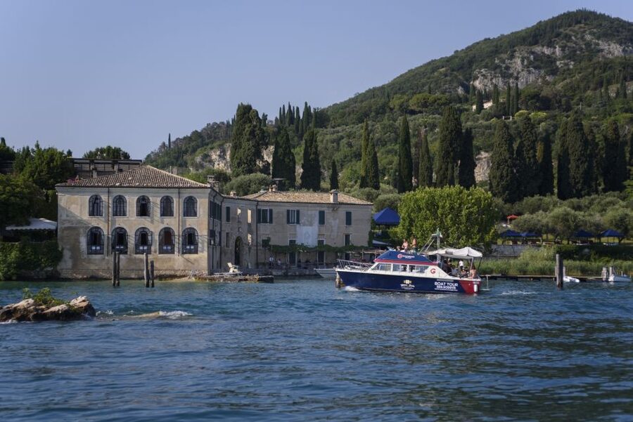 From Peschiera: Garda East Coast Cruise to Sirmione - Cruising the south-eastern shore