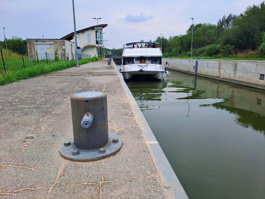 From the magic of the lakes to the ingenuity of Leonardo: sailing through waters and locks - Modern locks and the route to Valdaro