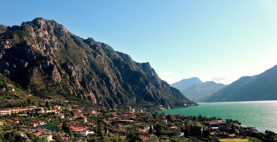 Full-Day Lake Garda Tour: Bus & Public Boat with Guide - Comfort, meeting points, and the long day