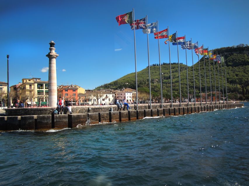 Guided Boat Cruise to Sirmione from Garda/Bardolino - The first 30 minutes toward Catullo’s Cave