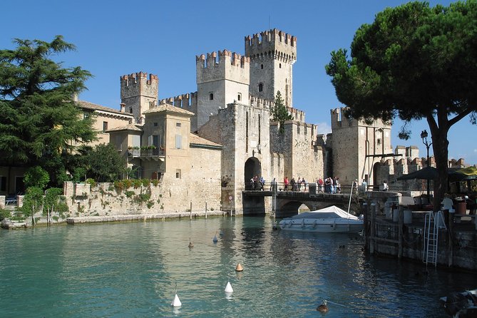 Guided tour in Sirmione with motorboat tour - Continuing Toward the Grotte di Catullo