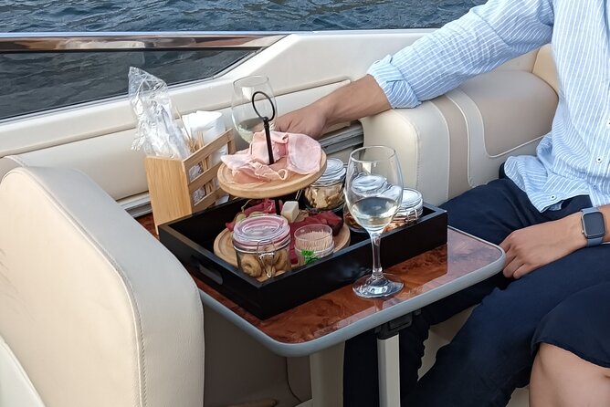 Half Day Boat Tour on Lake Como with Aperitif - Villa Melzi and the long garden paths