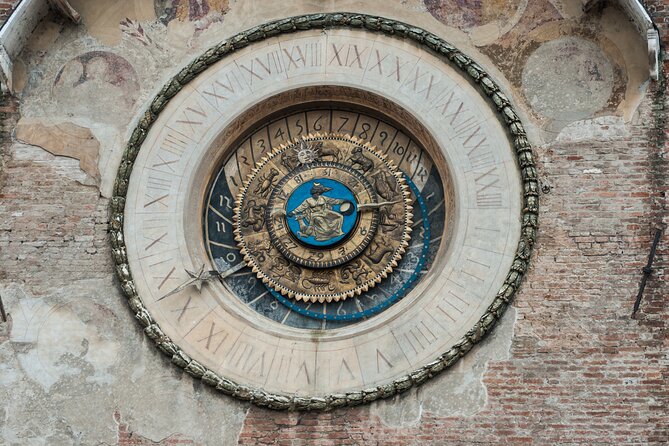Half-day Guided tour of Mantua City Centre and Ducal Palace - Piazza Broletto and medieval civic life