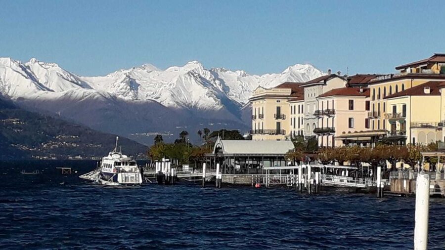 Half-Day Lake Como Discovery Tour from Milan - Walking to Villa Olmo