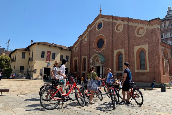 Highlights of Milan Bike Tour - La Scala and an hour around Brera