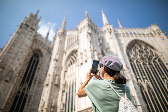 Highlights of Milano Private Walking Tour: Duomo, Castle & Gelato - Why a private walk works well in Milan