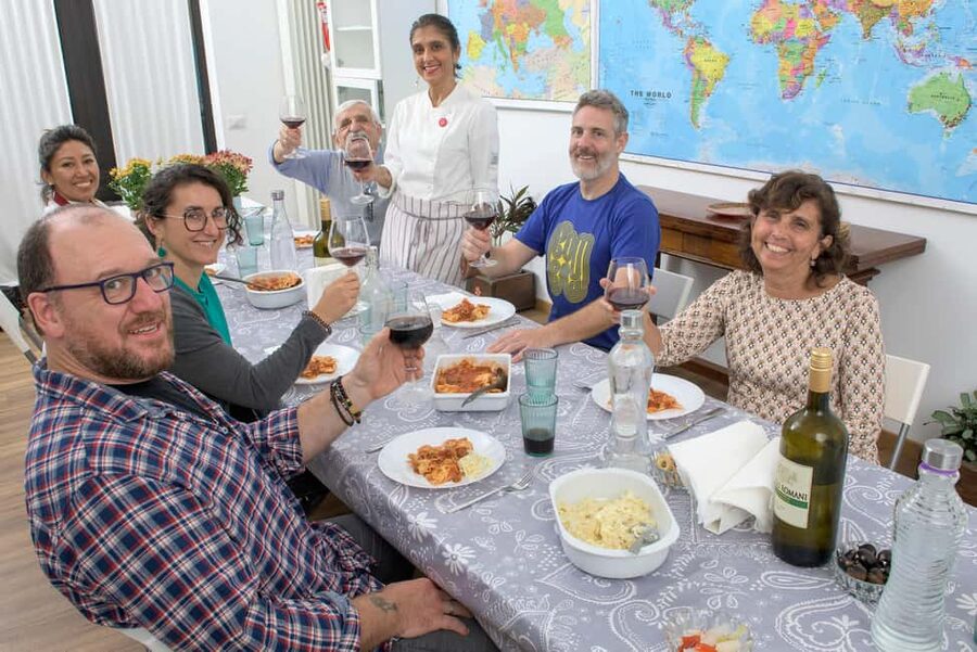 International aperitif + cooking class in Italian - The dining room changes the mood