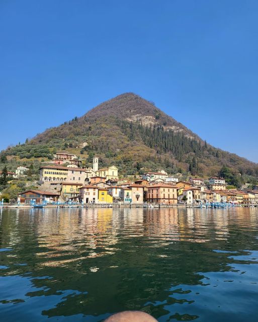 Iseo Lake: rental of kayaks in Pilzone di Iseo - Starting in Pilzone with Monte Isola ahead