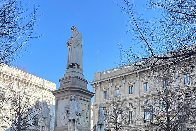 Jewish Guided Tour in Milan - San Babila: start with Milan’s bigger story