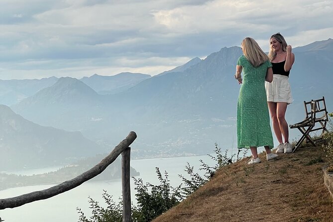 La 'Dolce Vita' Hike to Mountain House with Lake View Aperitivo - Making the most of the sunset view