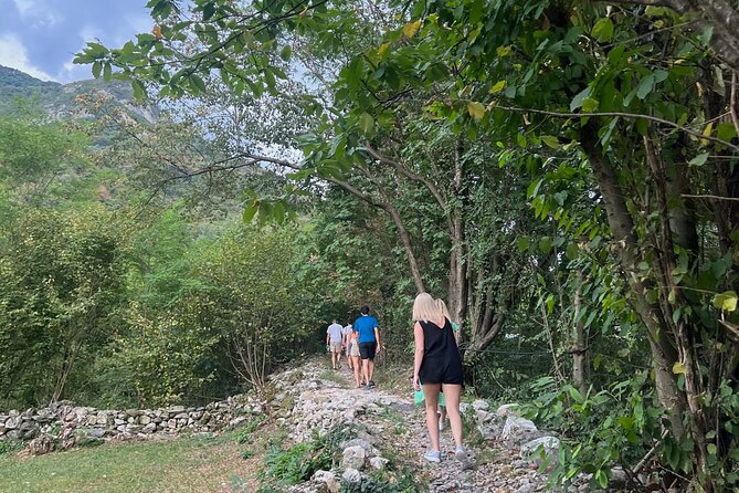 La 'Dolce Vita' Hike to Mountain House with Lake View Aperitivo - The 35-minute walk back to Lierna