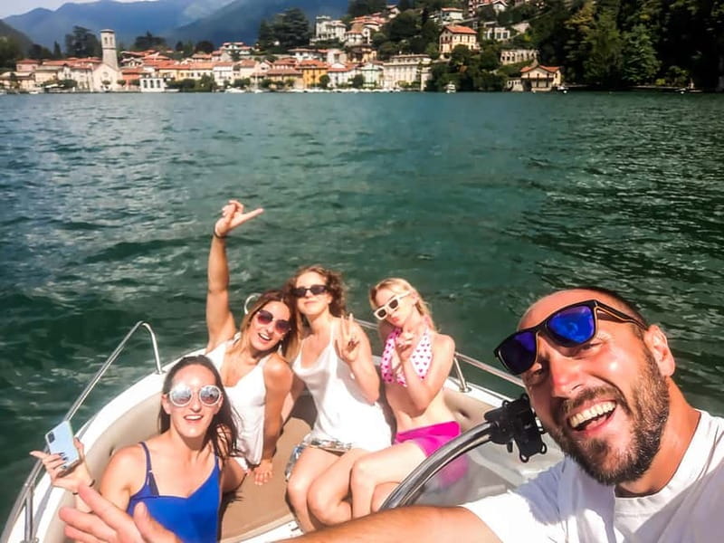 Lake Como: 2h Shared Boat Tour with Wine Tasting - From Como to Cernobbio: the first villa views