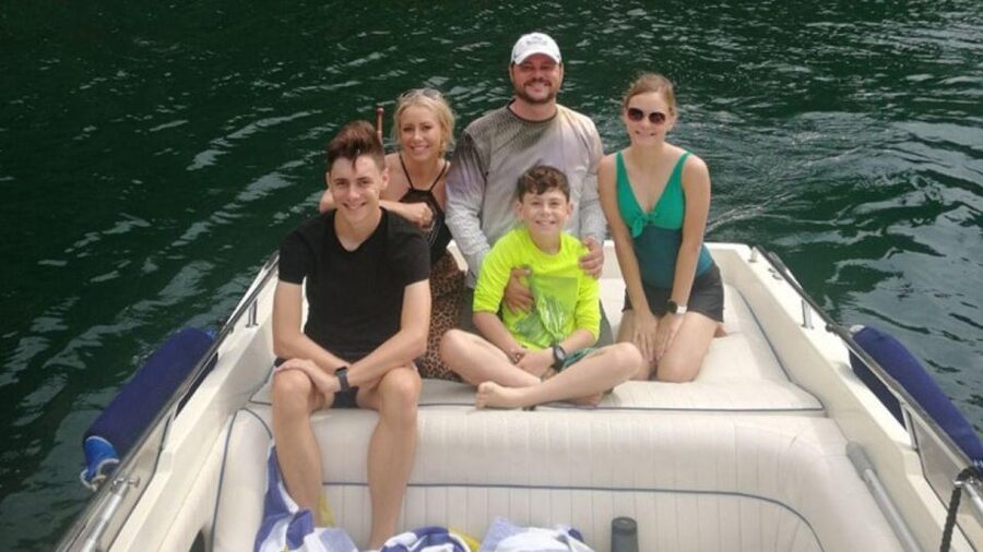 Lake Como 3 hours Private Boat Tour Groups of 1 to 7 People - Swimming, music, and a route shaped around you