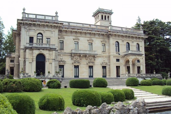 Lake Como and its villas tour - Guides who shape the day