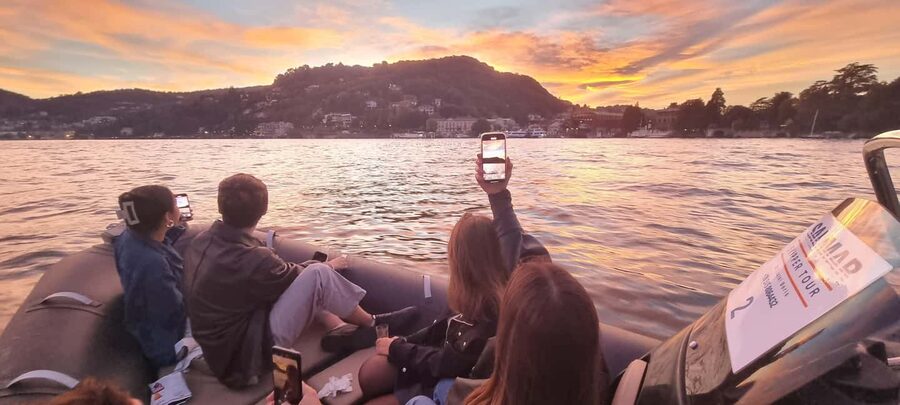 Lake Como: Aperitivo Cruise with Prosecco at Sunset - What happens during the one-hour cruise