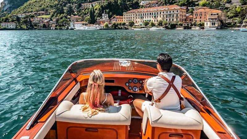 Lake Como: Classic Boat Private Tour - Meeting the boat near Lenno