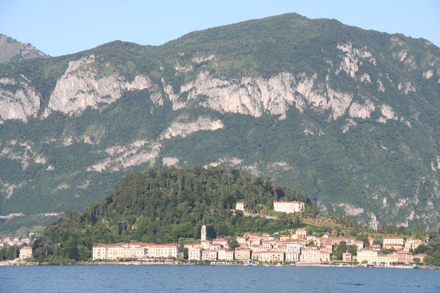 Lake Como: Highlights Tour with a Local by Private Car - Why a private car makes sense on Lake Como