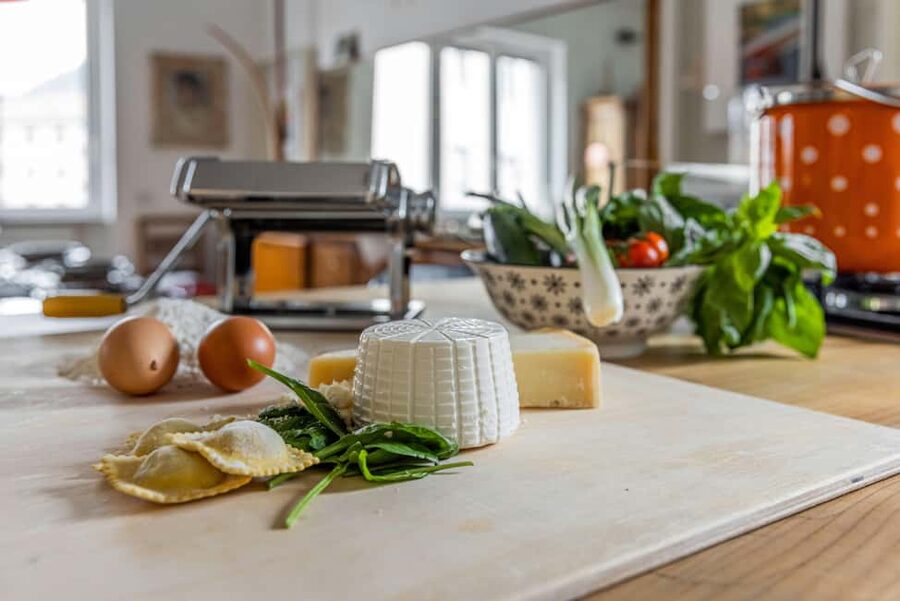 Lake Como: Ravioli Cooking Class with Wine - Starting with aperitivo and local conversation