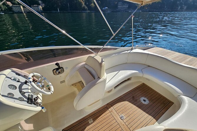 Lake Como Shared Boat Tour and Aperitif with Prosecco - Villa d’Este and Villa Erba in Cernobbio