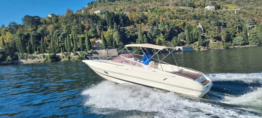 Lake Como: Shared Boat Tour with Prosecco Aperitif - What the boat feels like once you leave Como